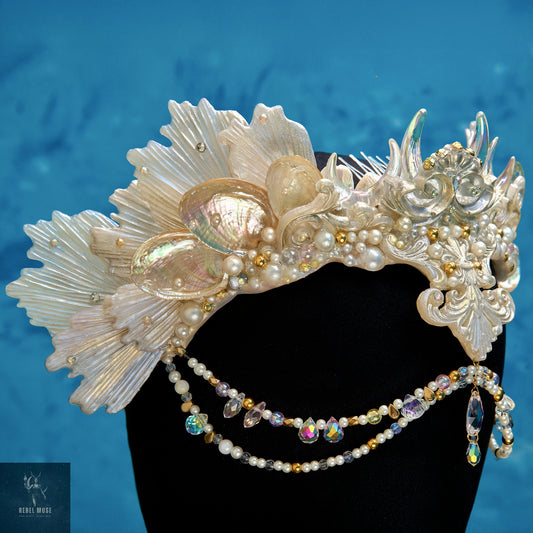 SELENE crown and necklace set